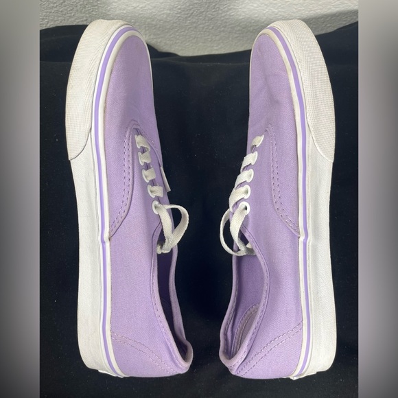 Vans Low Tops Shoes - Light Purple & White - Women’s Size 8 & Men’s Size 6.5 - Picture 5 of 10